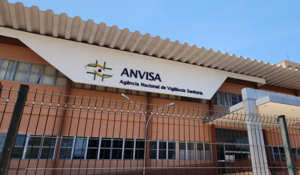 Anvisa proíbe venda de medicamentos e suplementos irregulares; veja lista 