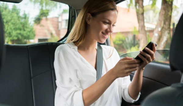 Mastercard oferece Uber gratuito até o aeroporto em Goiânia e Brasília 