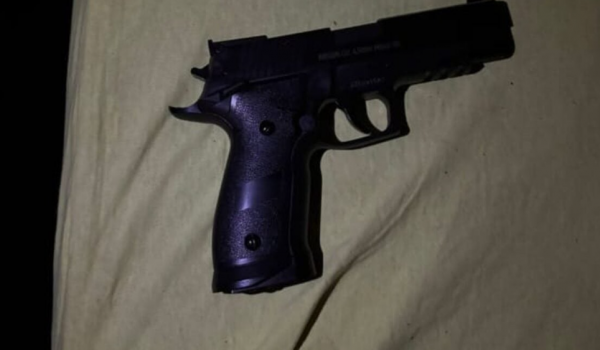 Homem de 60 anos é preso em Rio Verde por obrigar adolescente a gravar vídeos nus com arma falsa 