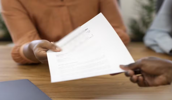 Cosems-GO abre processo seletivo com salários de até R$ 10 mil em Goiás