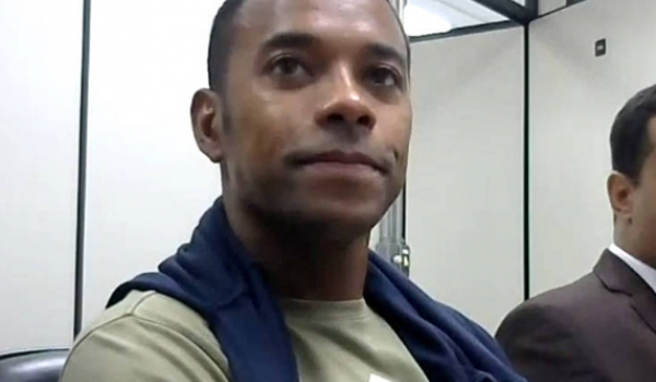 STJ rejeita recurso e mantém execução da pena de Robinho no Brasil 