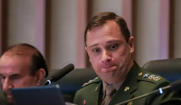 STF garante liberdade a Cid por delação premiada