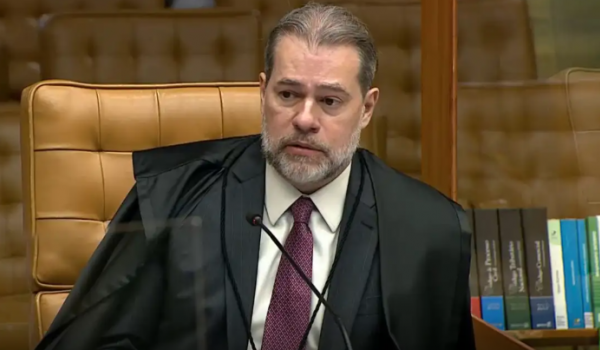 PEC da Blindagem: Dias Toffoli dá dez dias para Câmara se manifestar