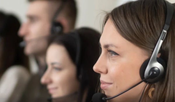 Operadora de telemarketing recebe R$ 40 mil por assédio moral no trabalho