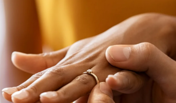 Qual é a idade ideal para casar e ter filhos? Pesquisa mostra tendências da vida moderna