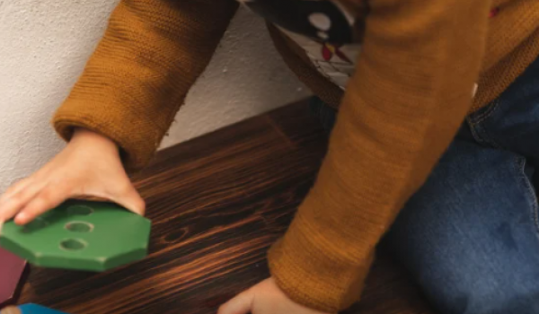 Madrasta é condenada por tortura de menino autista em Abadiânia