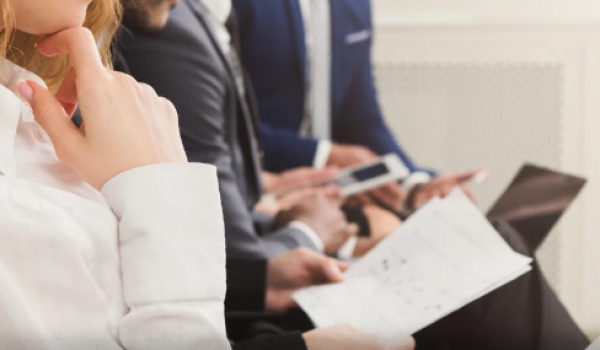 Concursos em Goiás oferecem milhares de vagas com salários que chegam a R$ 37 mil