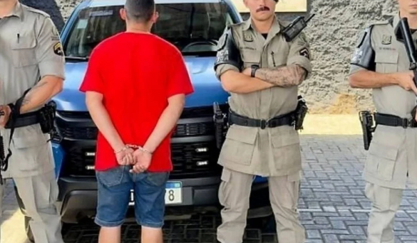 Homem mata o pai com tesoura após discussão em Goiânia