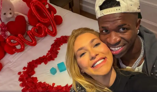 Virginia Fonseca e Vini Jr. assumem namoro oficialmente