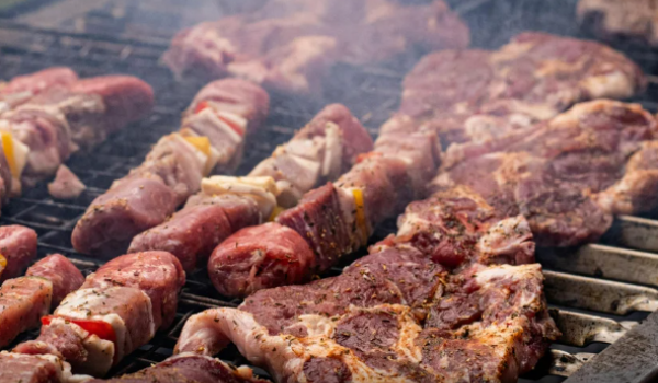 Infecção urinária pode ter origem em carne mal manipulada na cozinha