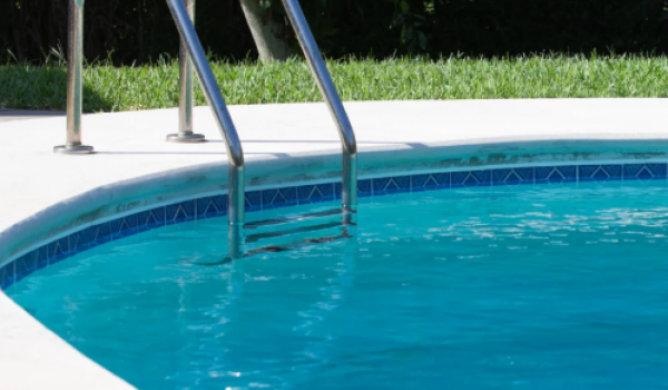 Mulher morre ao tentar salvar filho de choque elétrico em piscina na zona rural de Formosa