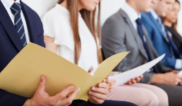 Mais de 50 vagas abertas no transporte coletivo de Goiânia com salários de até R$ 3,5 mil