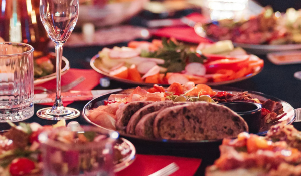 Como organizar a ceia de Natal de última hora: guia completo com pratos e sobremesas para não errar