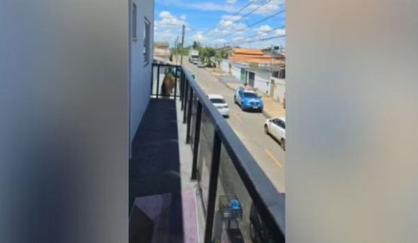 Mulher morre após sofrer choque elétrico na sacada de casa em Anápolis