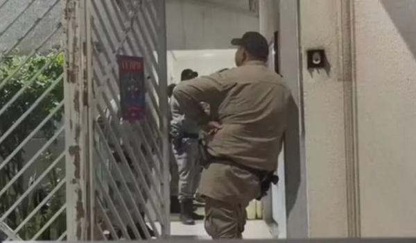 Cabo da PM do Paraná é preso suspeito de manter prima em cárcere privado em Aparecida de Goiânia