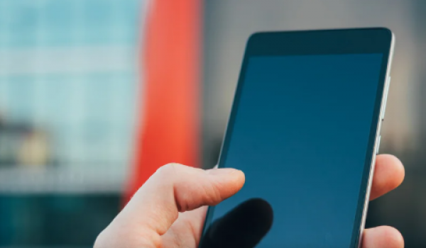 Zuckerberg nega desenvolver redes sociais para viciar jovens em telas