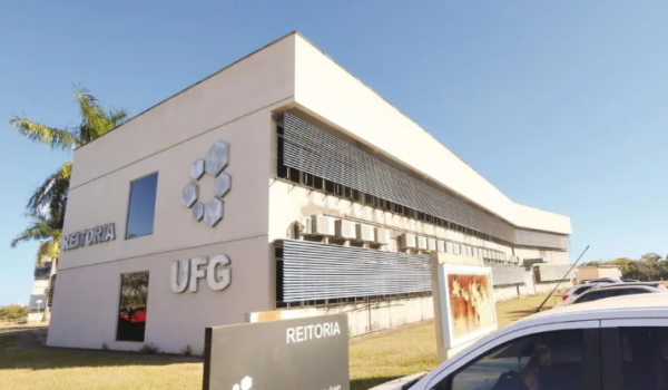 Professor da UFG é demitido após denúncias de assédio