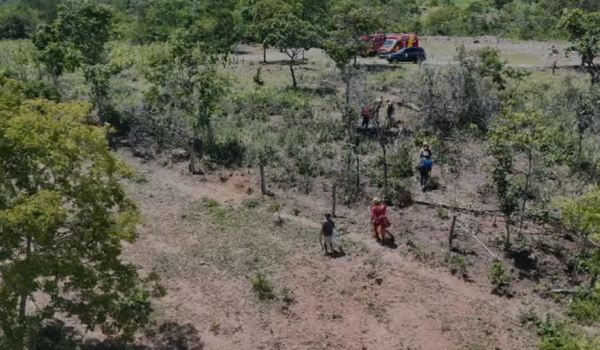 Biólogo cai em caverna em Goiás e é resgatado por bombeiros