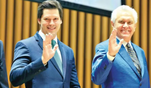 Caiado anuncia pré-candidatura e Vilela assume Goiás