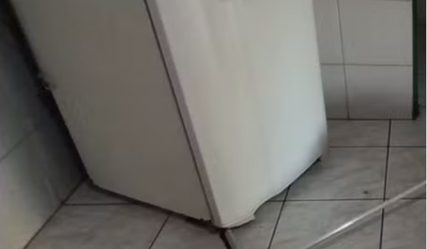 Mulher morre após choque enquanto limpava casa em Goiás