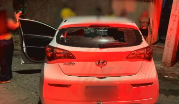 Mulher é presa após jogar carro contra casa e atingir três menores em Goiânia