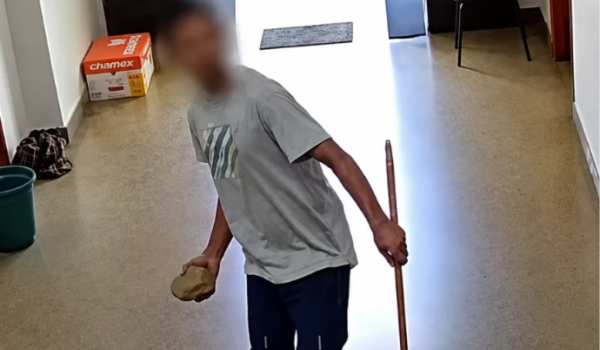 Homem invade prefeitura, ameaça servidores e acaba preso em Goiás