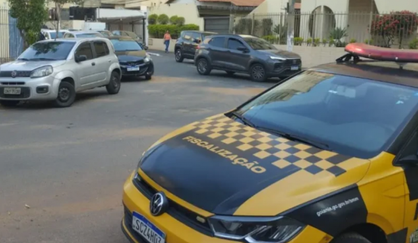 Goiânia intensifica fiscalização e multa motoristas por estacionamento irregular