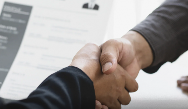 Empresa abre mais de 100 vagas de emprego em Goiás