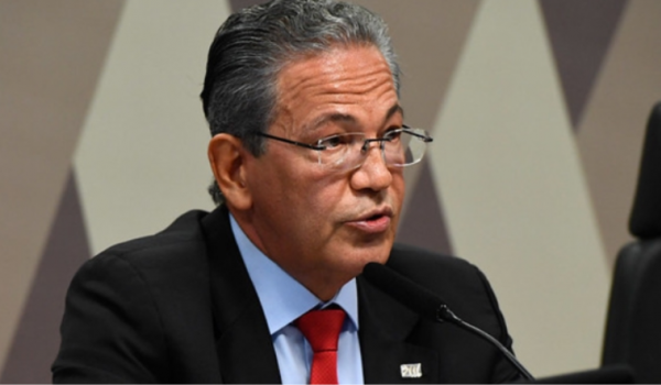 Ministro do STJ diz que salário não condiz com trabalho na Corte