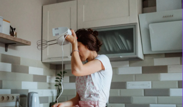 Mulher que deixou emprego há 32 anos ganha pensão do ex
