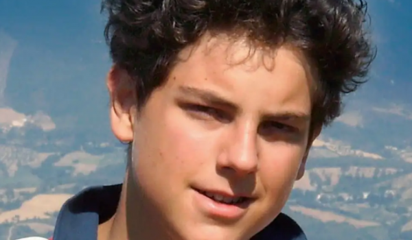 Carlo Acutis é canonizado e se torna o primeiro santo millennial da Igreja Católica