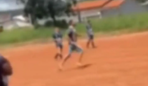 Cartão vermelho vira caso de polícia em jogo de várzea em Caldas Novas