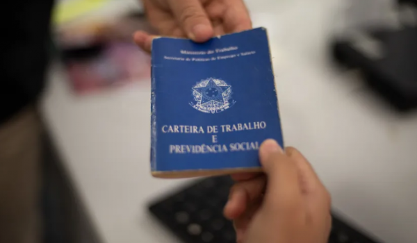 Desemprego no Brasil permanece em 5,4% no início de 2026, aponta IBGE