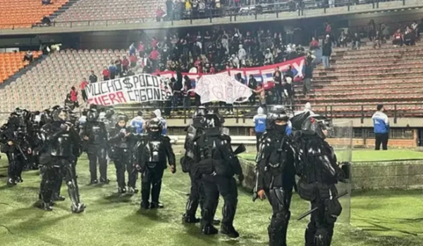 Confusão nas arquibancadas cancela jogo entre Flamengo e Independiente Medellín pela Libertadores