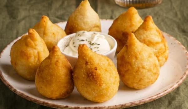 Coxinha: o salgado que conquistou o Brasil e tem até data comemorativa