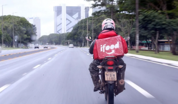 Justiça de GO analisa ação que pode acabar com valor mínimo em pedidos por aplicativos de entrega