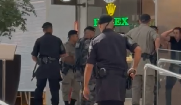 Golpe do 'assalto' mobiliza PM em loja da Rolex, em Goiânia
