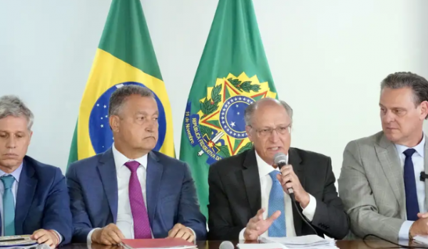 GOVERNO ZERA IMPOSTO DE IMPORTAÇÃO PARA CONTER INFLAÇÃO DOS ALIMENTOS