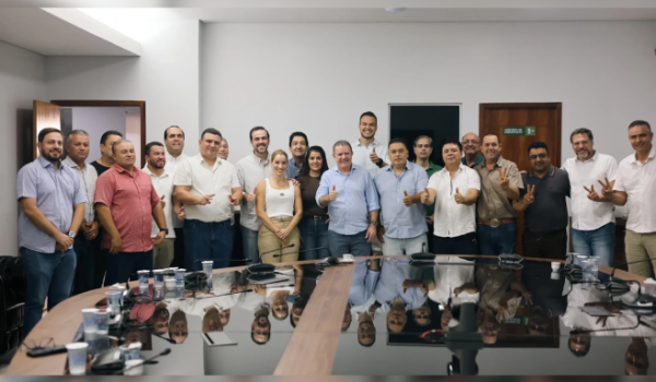 Gustavo Mendanha recebe apoio de 18 vereadores de Rio Verde em pré-candidatura ao Senado