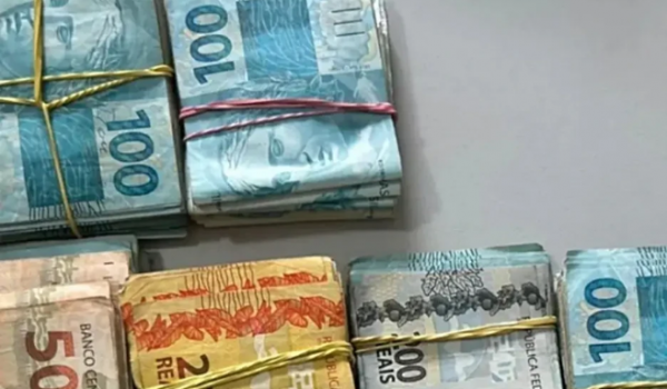 Homem que juntou R$ 61 mil por 15 anos para comprar aparelho auditivo tem dinheiro roubado pelo próprio irmão