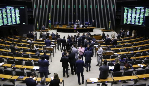 Câmara aprova aumento de prisão temporária de 5 para 15 dias
