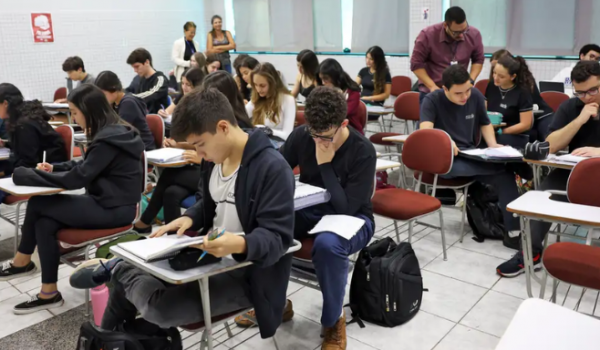 Inscrições abertas para o Enem 2025: candidatos têm até 6 de junho para se inscrever