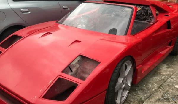 Justiça suspende processo da Ferrari contra dentista que construiu réplica no interior de SP