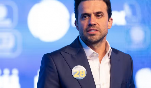 Após virar réu, Pablo Marçal leva grupo para zona de guerra em mentoria espiritual