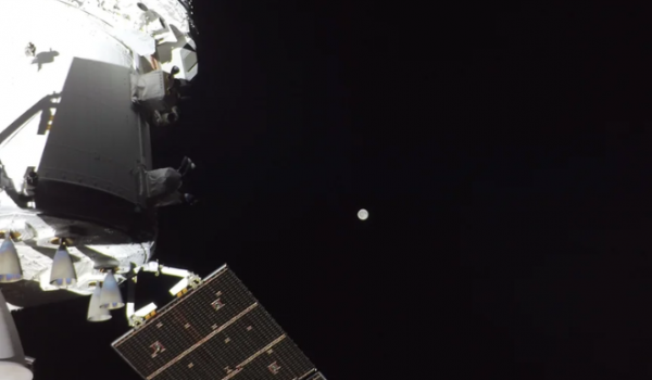 Missão Artemis II terá 'apagão' de comunicação ao passar atrás da Lua nesta segunda-feira