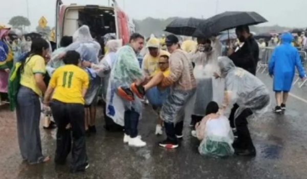 Mulher ferida após descarga elétrica durante ato relata o ocorrido, em Brasília