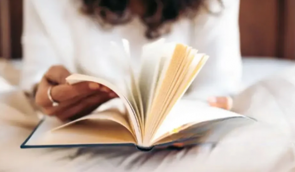 Mulheres negras da classe C lideram consumo de livros no Brasil, aponta pesquisa