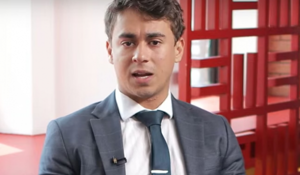 Nikolas Ferreira confirma contratação de designer de sobrancelhas como secretária
