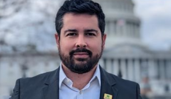 Paulo Figueiredo critica Michelle Bolsonaro e afirma que mulheres 