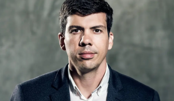 Pedro Sales desiste de candidatura a deputado federal